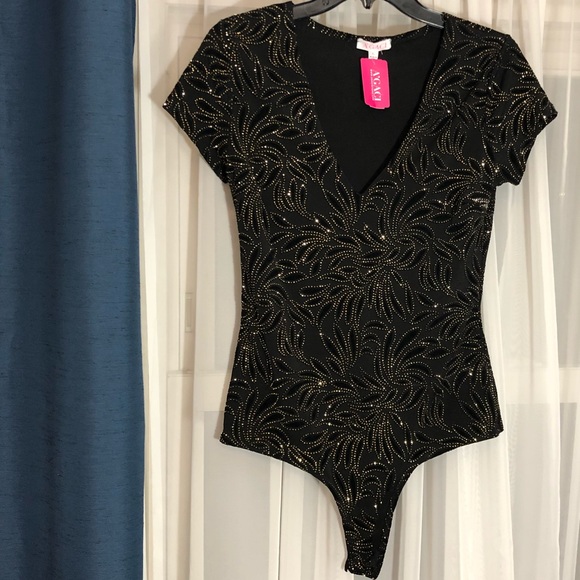 a'gaci Tops - Black deep V glitter design snap bottom bodysuit
